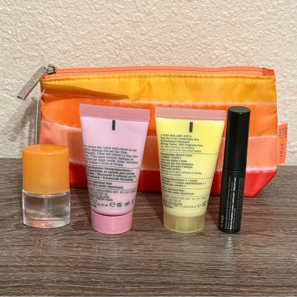 Clinique 5 piece Set - Picture 2 of 2